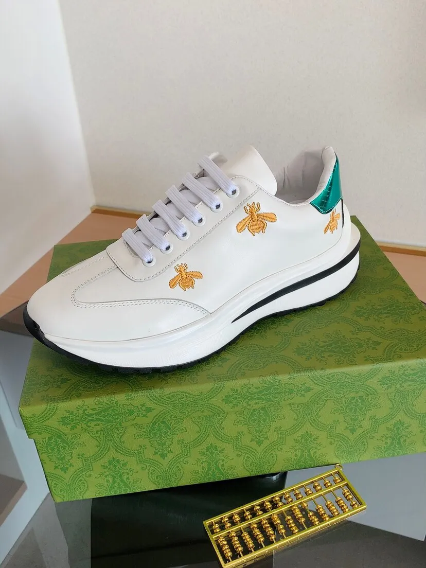 Factory price 420. High-quality new GUCCI (Gucci) is launched simultaneously. New men's shoes, 😘fabrics are selected from imported cowhide, lining: sheepskin lining. 👍🏿 High-end ☄️ air-cushion molded anti-slip rubber outsole, exquisite lines, simple and elegant, comfortable and high-end for leisure travel. Code number: 38 to 44 (45 can be customized and cannot be returned or exchanged)
